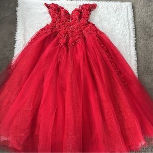 Women’s Red floral and lace off shoulder corset ball gown size 6 New